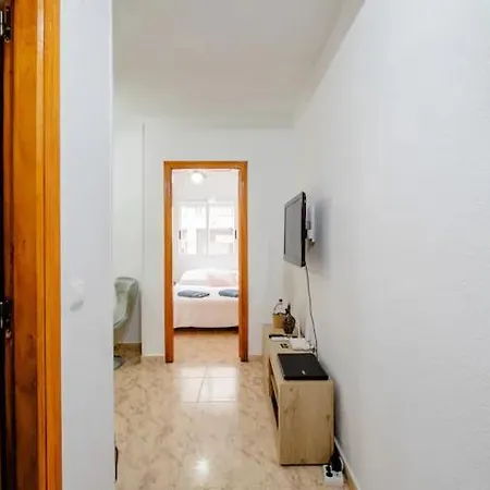 Inteiro Acolhedor Perto Da *