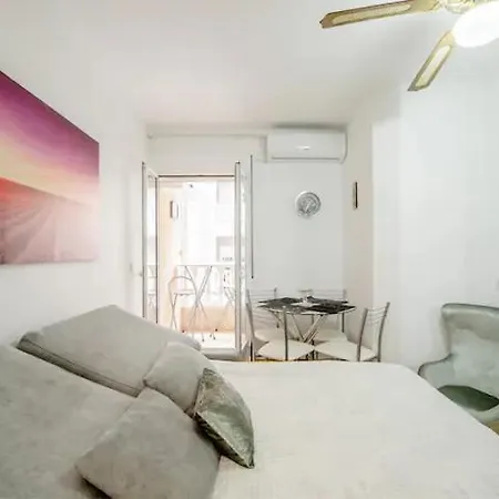 Inteiro Acolhedor Perto Da Daire